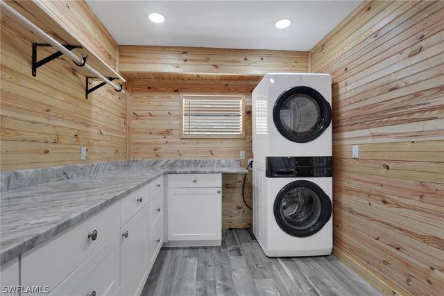 4452 Gulf Pines DR, Sanibel, FL 33957