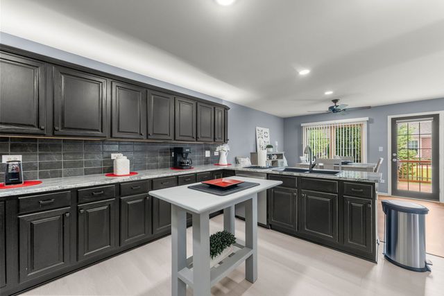 7468 E Plank Trail Court, Frankfort, IL 60423