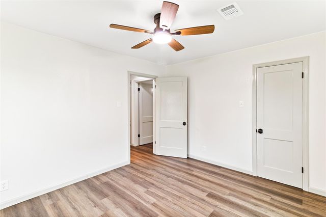 1108 Nottingham Drive, Angleton, TX 77515