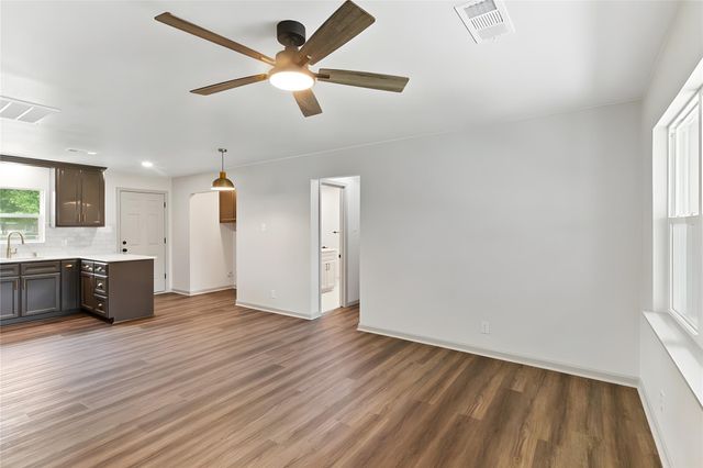 1108 Nottingham Drive, Angleton, TX 77515