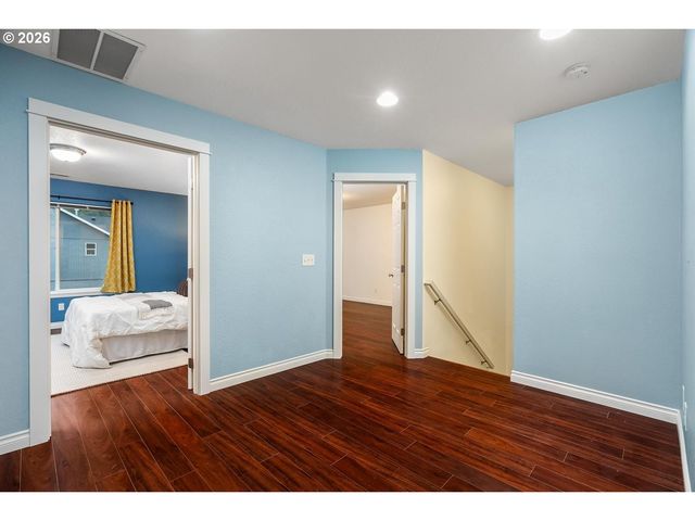 917 Ne 4TH Ave, Hillsboro, OR 97124