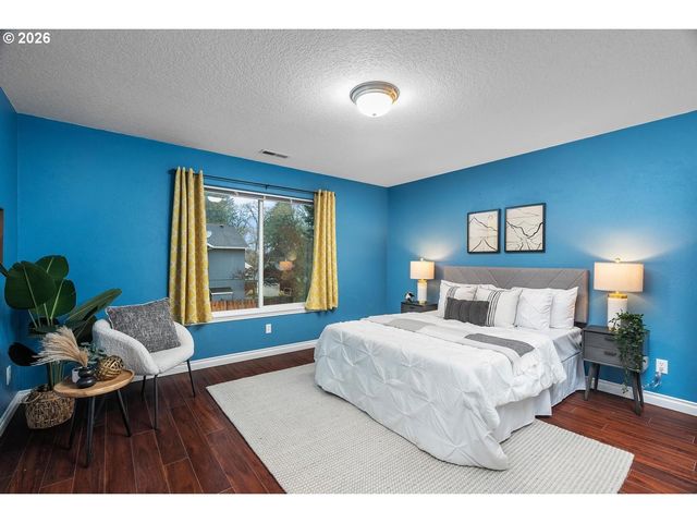 917 Ne 4TH Ave, Hillsboro, OR 97124