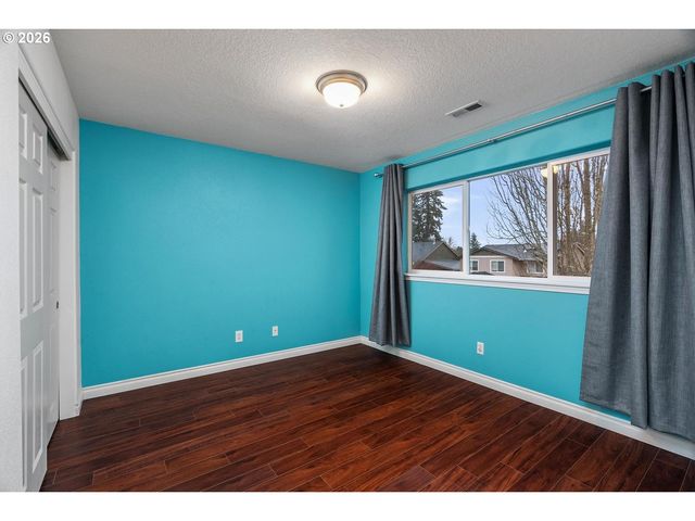 917 Ne 4TH Ave, Hillsboro, OR 97124