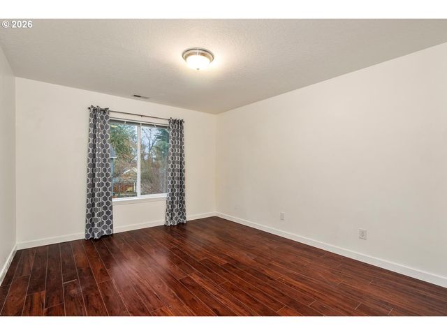 917 Ne 4TH Ave, Hillsboro, OR 97124