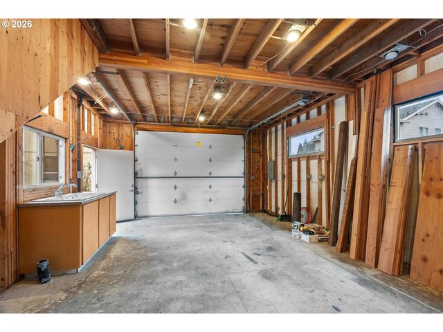 917 Ne 4TH Ave, Hillsboro, OR 97124