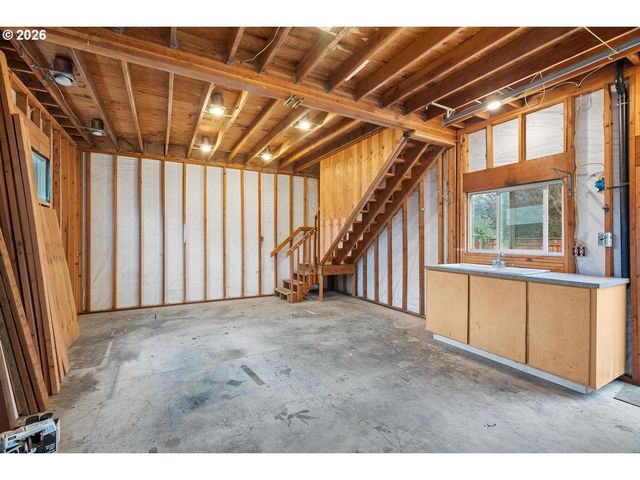 917 Ne 4TH Ave, Hillsboro, OR 97124