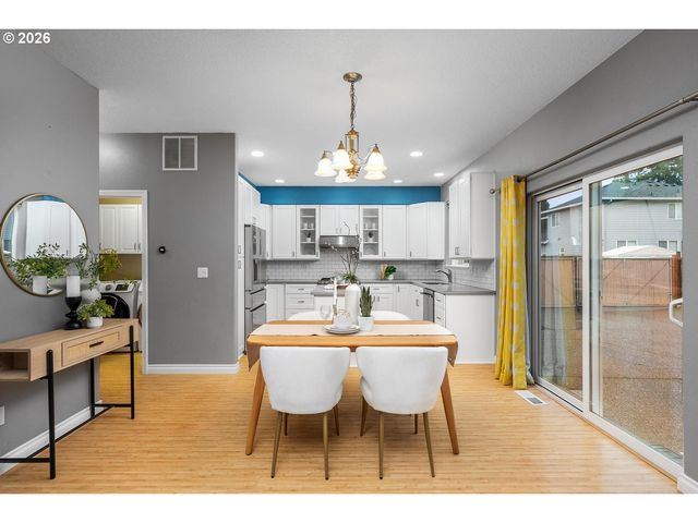 917 Ne 4TH Ave, Hillsboro, OR 97124