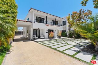 916 Santiago Avenue, Long Beach, CA 90804