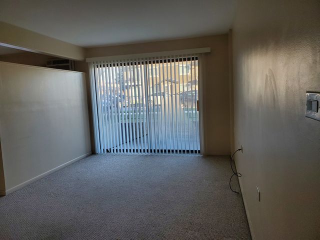 6101 W 64th Place 1, Chicago, IL 60638