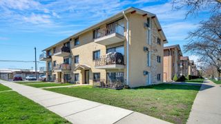 6101 W 64th Place 1, Chicago, IL 60638