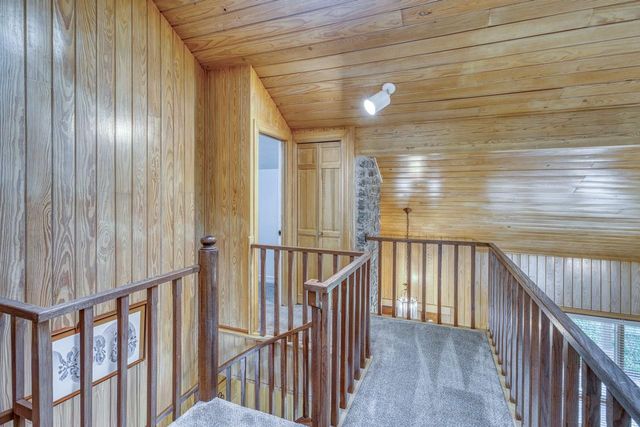 402 Meadowlakes DR, Meadowlakes, TX 78654