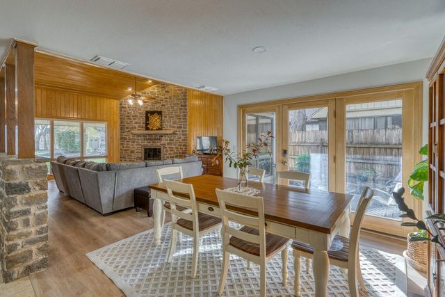 402 Meadowlakes DR, Meadowlakes, TX 78654