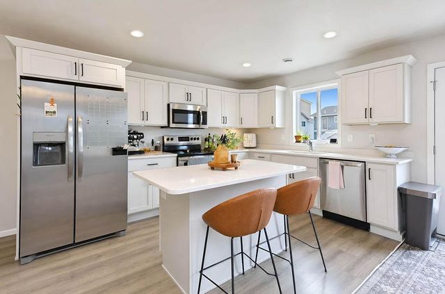 1235 Rachel Drive W, West Fargo, ND 58078