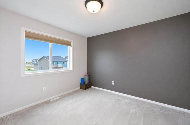 1235 Rachel Drive W, West Fargo, ND 58078
