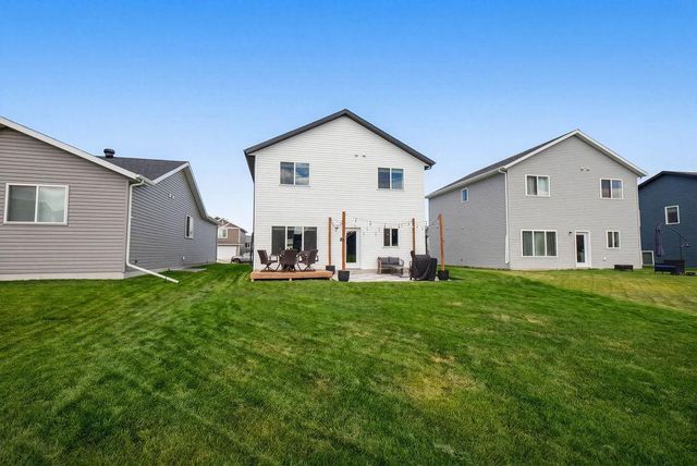 1235 Rachel Drive W, West Fargo, ND 58078