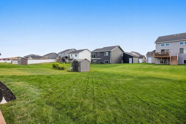 1235 Rachel Drive W, West Fargo, ND 58078