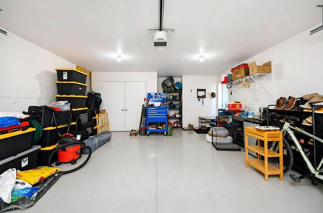 1235 Rachel Drive W, West Fargo, ND 58078