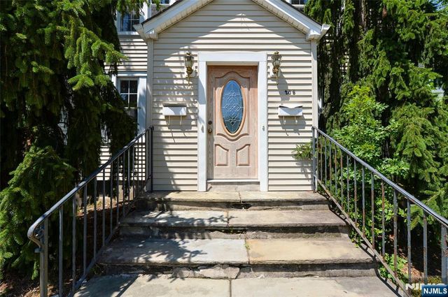 209 Merritt Avenue, Bergenfield, NJ 07621
