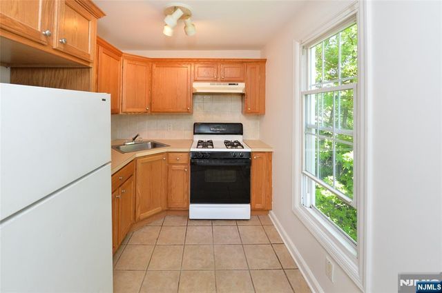 209 Merritt Avenue, Bergenfield, NJ 07621