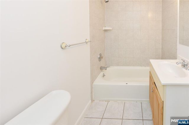 209 Merritt Avenue, Bergenfield, NJ 07621