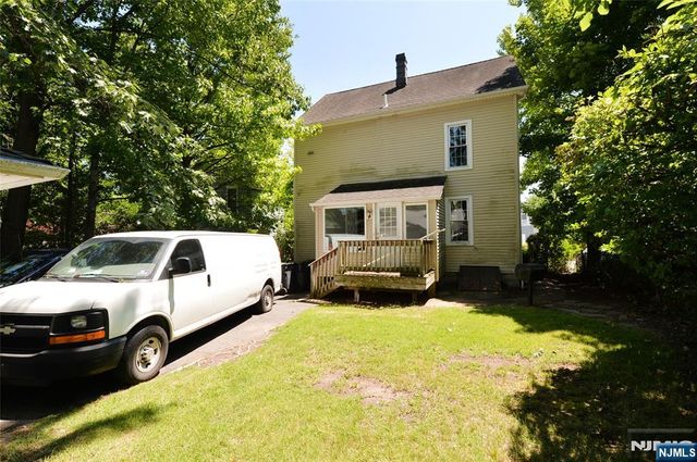 209 Merritt Avenue, Bergenfield, NJ 07621
