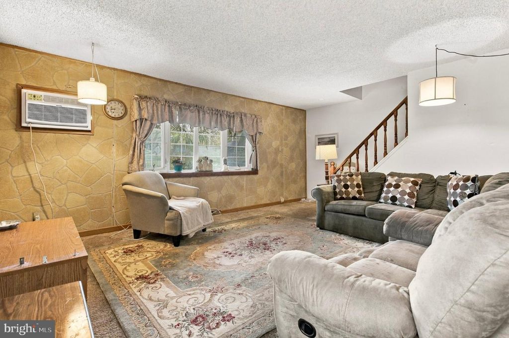 1800 DARTMOUTH DR, NORRISTOWN, PA 19401 — photo 4