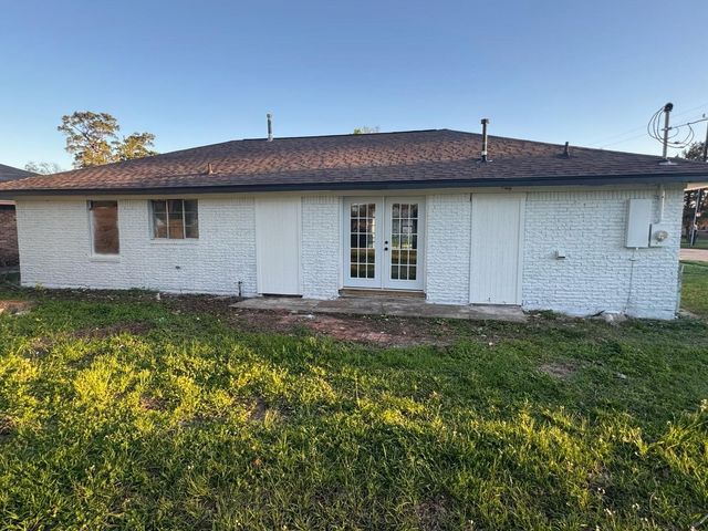 9001 Chatwood Drive, Houston, TX 77078