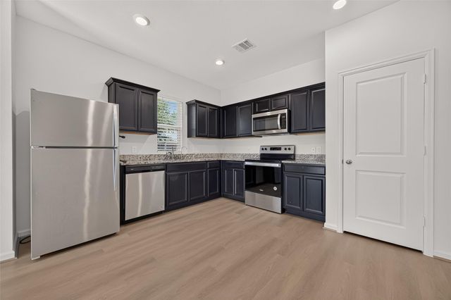 6330 Highland Heights Drive, Richmond, TX 77469