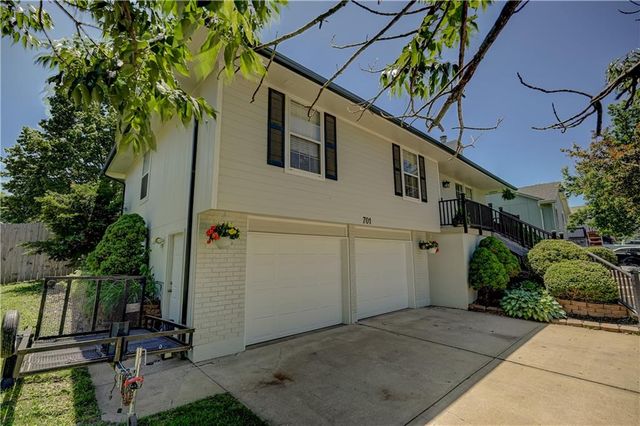 701 SW Nelson Drive, Grain Valley, MO 64029