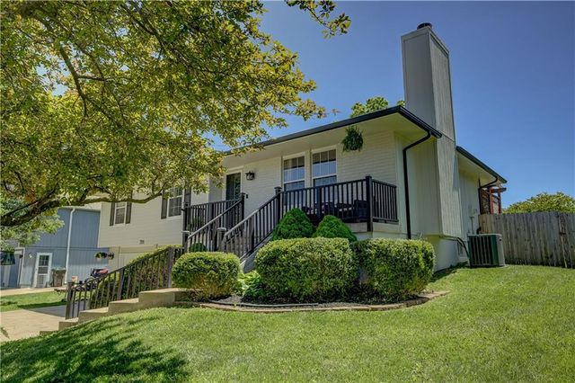 701 SW Nelson Drive, Grain Valley, MO 64029