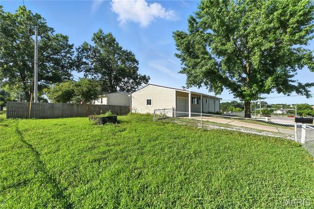 100 Toelle Drive, St Charles, MO 63304