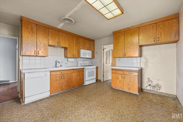 13754 Rosedale Highway, Bakersfield, CA 93314