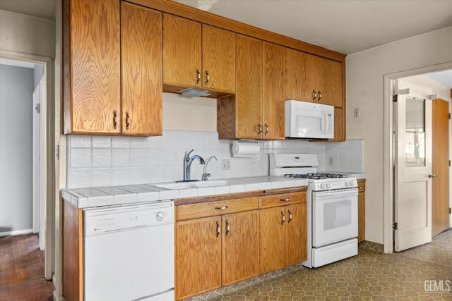 13754 Rosedale Highway, Bakersfield, CA 93314