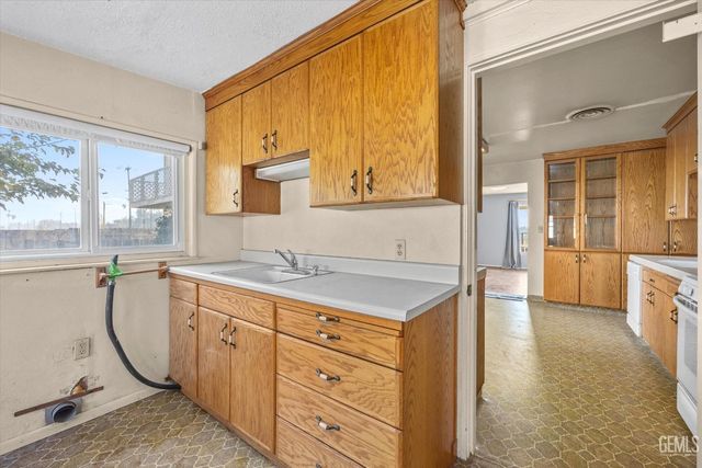 13754 Rosedale Highway, Bakersfield, CA 93314