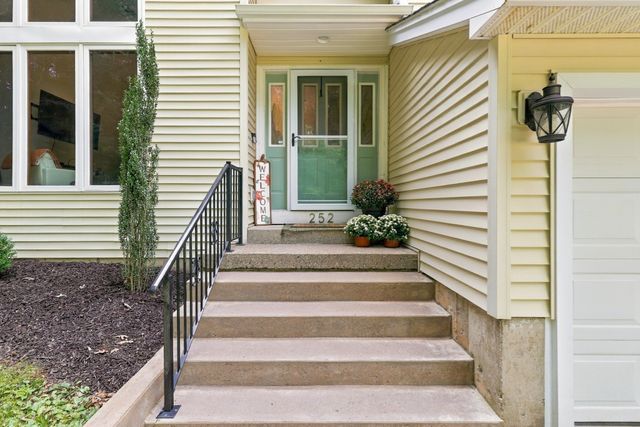 252 Breckenridge St, Palmer, MA 01069