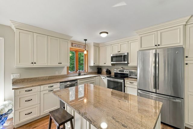 252 Breckenridge St, Palmer, MA 01069
