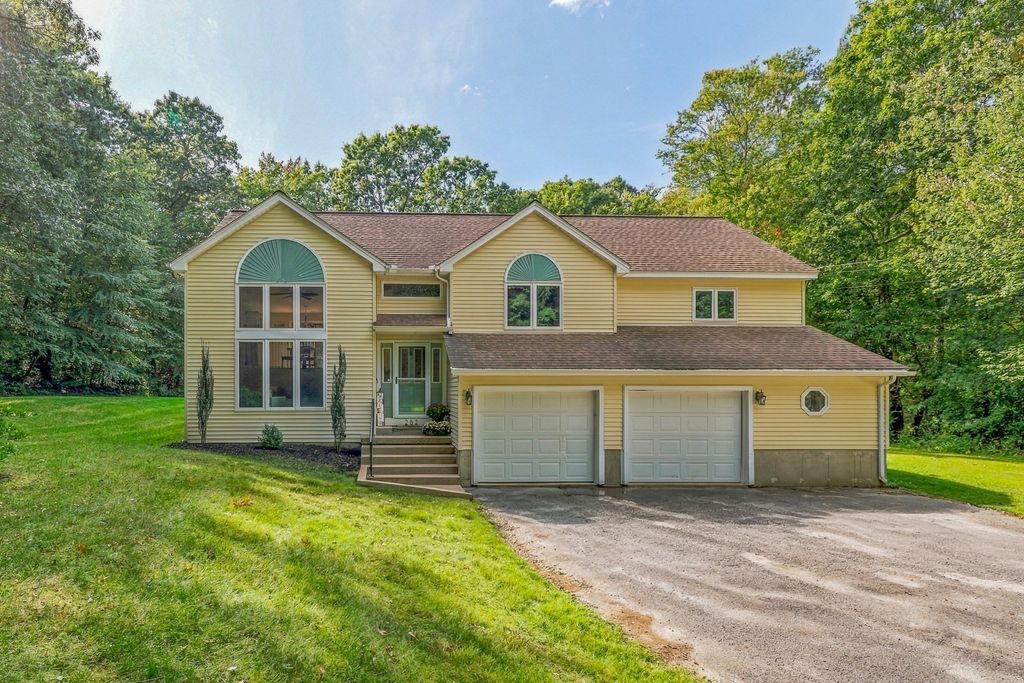 252 Breckenridge St, Palmer, MA 01069