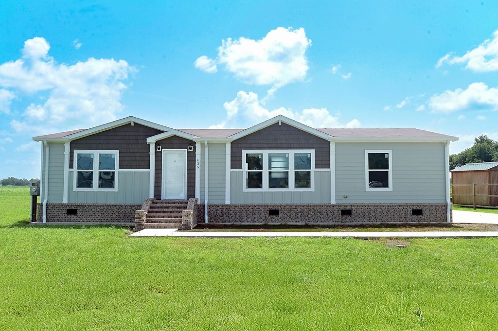 435 Back Project Road, Schriever, LA 70395