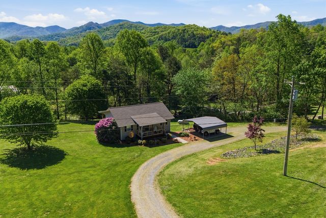 68 West Vineyard, Hayesville, NC 28904