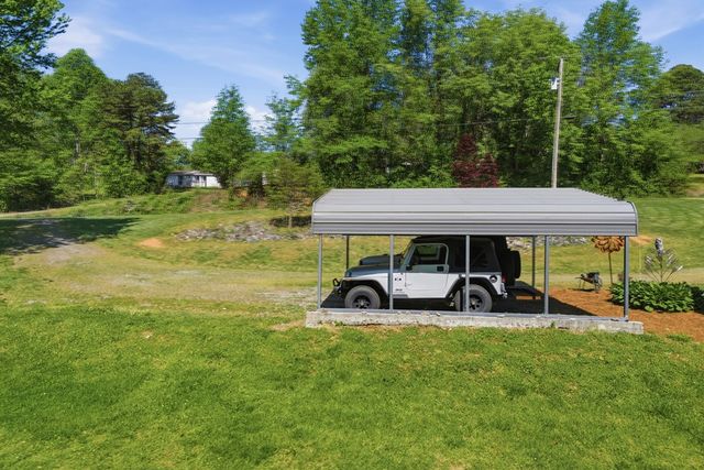 68 West Vineyard, Hayesville, NC 28904