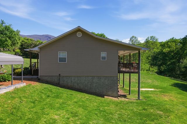 68 West Vineyard, Hayesville, NC 28904