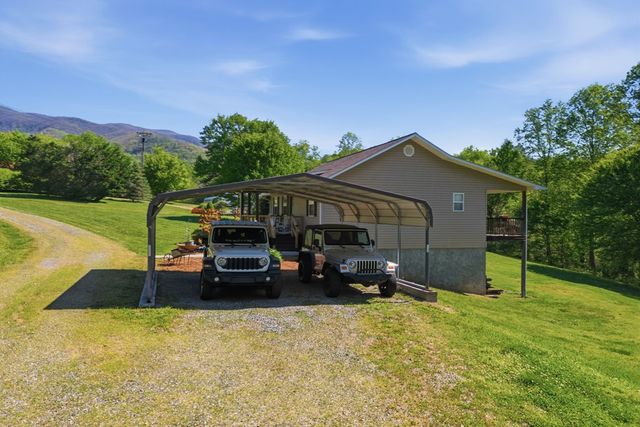 68 West Vineyard, Hayesville, NC 28904
