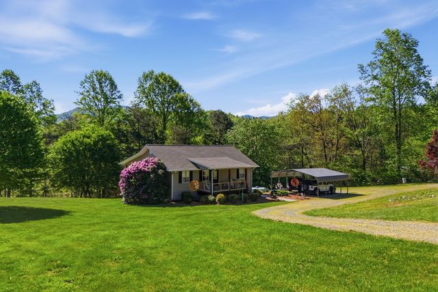68 West Vineyard, Hayesville, NC 28904