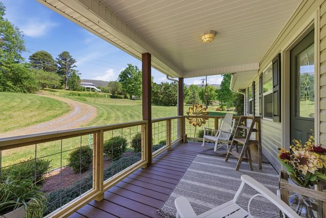 68 West Vineyard, Hayesville, NC 28904