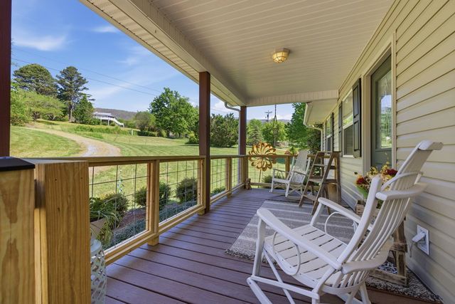 68 West Vineyard, Hayesville, NC 28904
