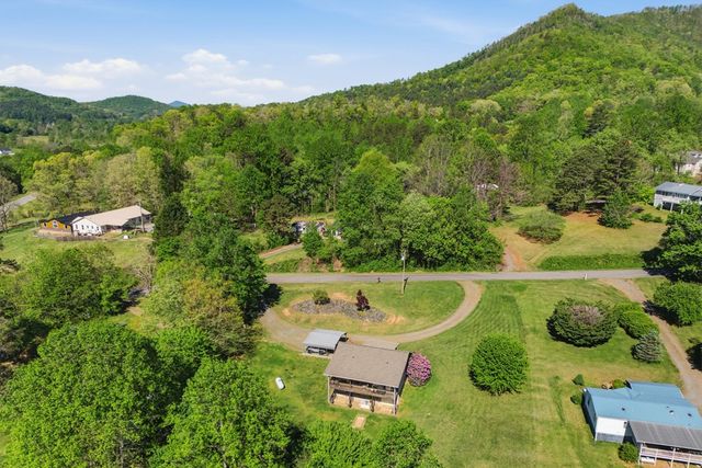 68 West Vineyard, Hayesville, NC 28904