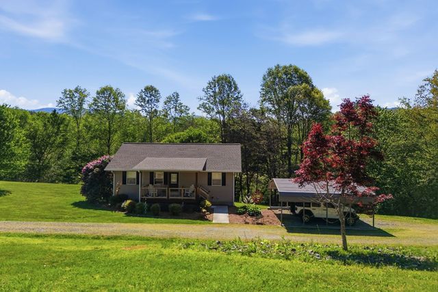 68 West Vineyard, Hayesville, NC 28904