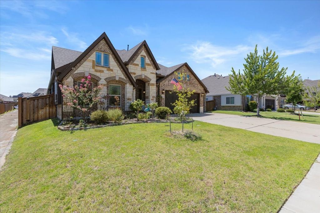 7235 Neblina Drive, Grand Prairie, TX 75054