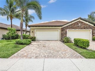 9157 Glenforest DR, Naples, FL 34120