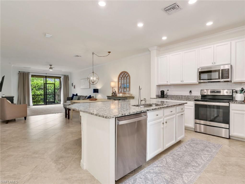 9157 Glenforest DR, NAPLES, FL 34120 — photo 4